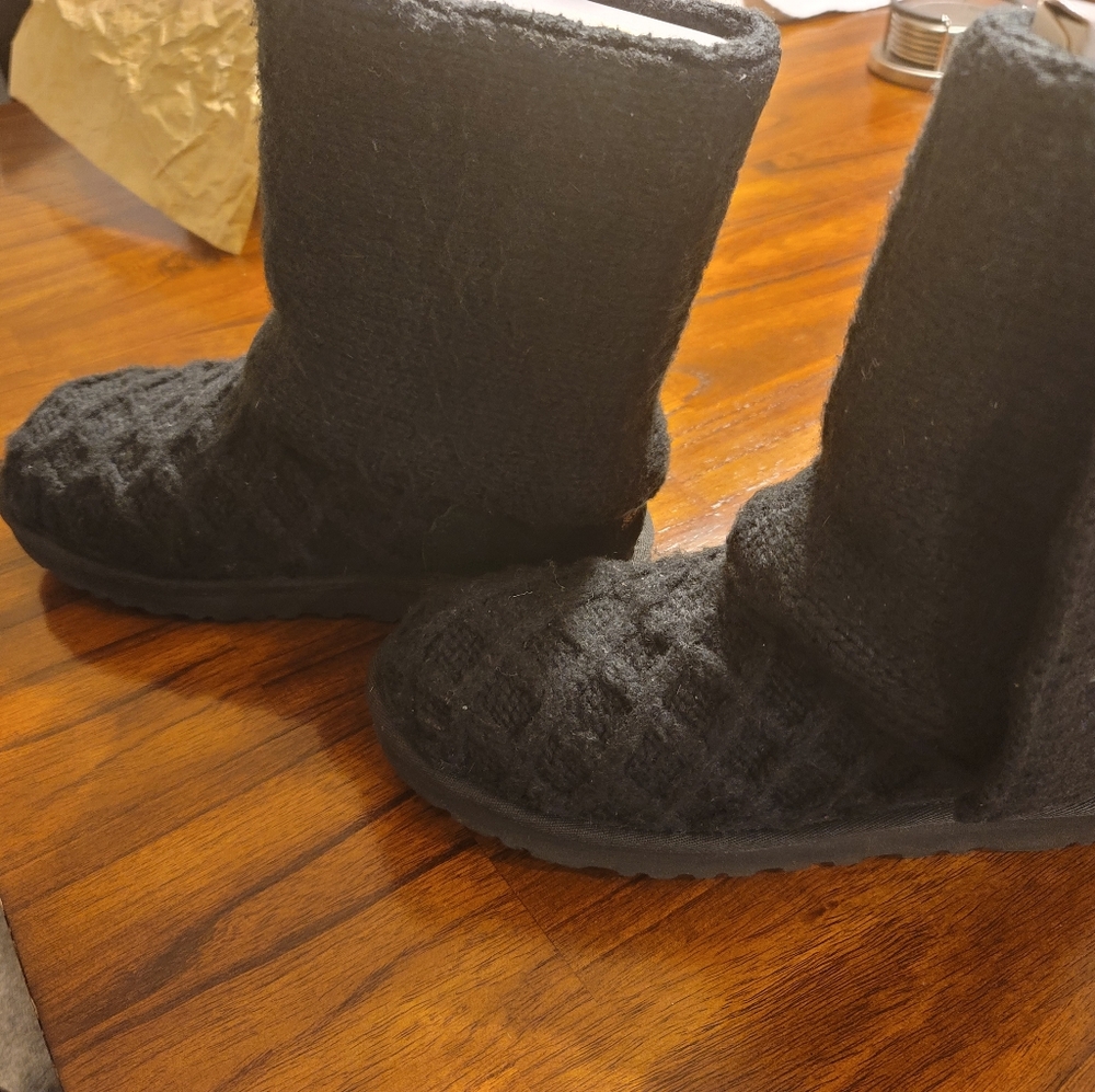 Ugg w/Lattice Cardy Black Size 9